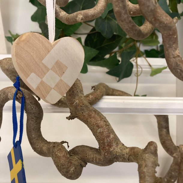 Julehjerte i tr til ophng &#150; hvid