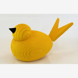 Dekorative fugle i tr  flere farver