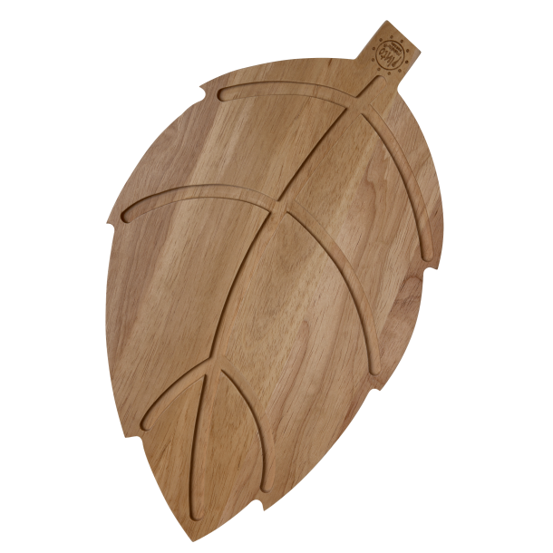 Skrebrt i tr &#150; formet som blad