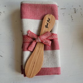 Viskestykke med rde striber og smrkniv i tr med ptryk God Jul